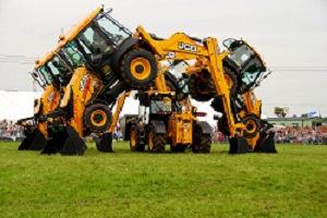 Dancing Diggers take Centre Stage at Moreton Show - 15.08.2017